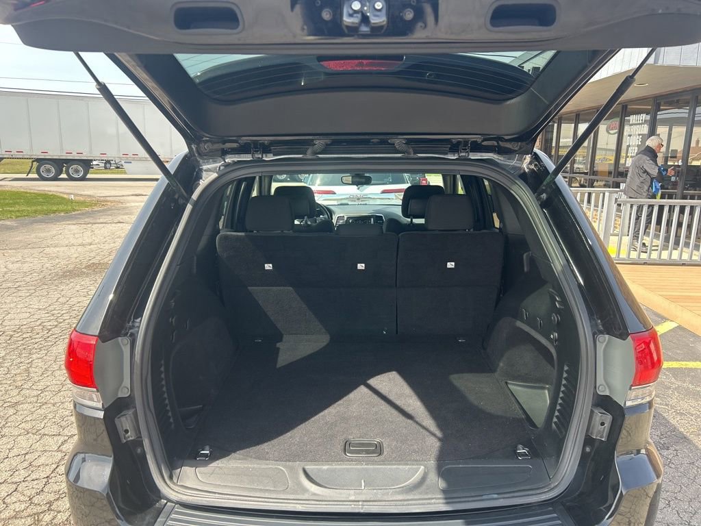 Used 2017 Jeep Grand Cherokee Laredo w/ Quick Order Package 23E image 10