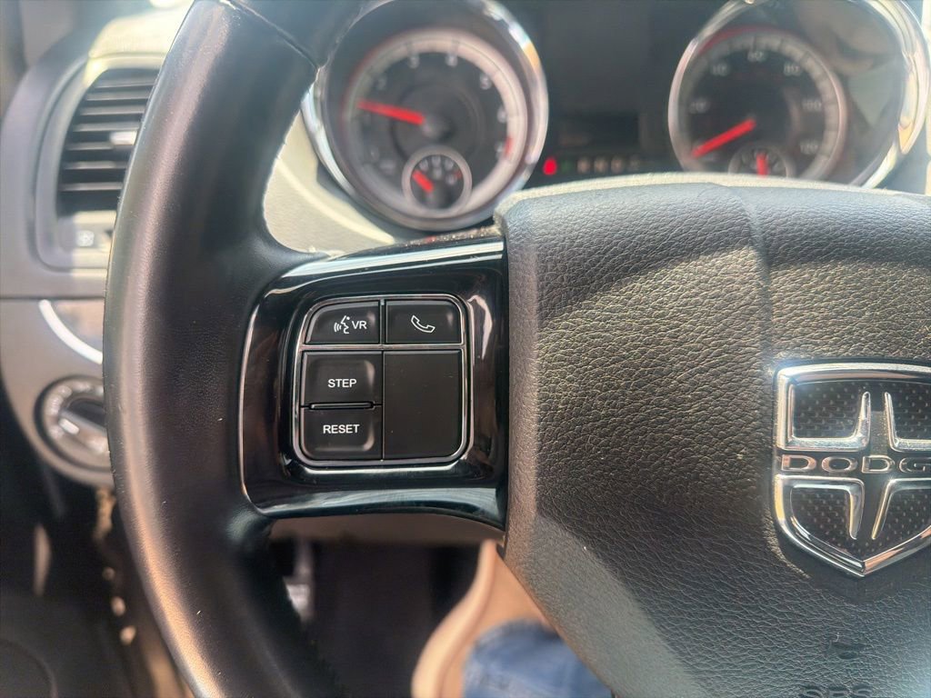 Used 2020 Dodge Grand Caravan SE FWD image 12