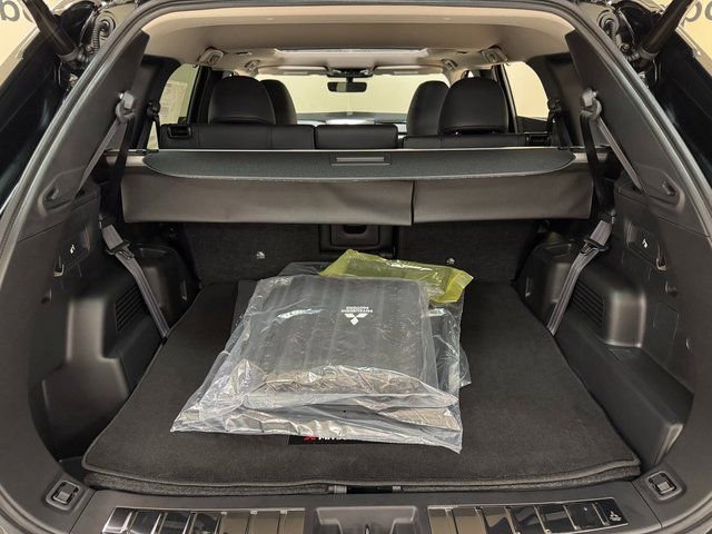 New 2026 Mitsubishi Outlander SEL FWD image 25