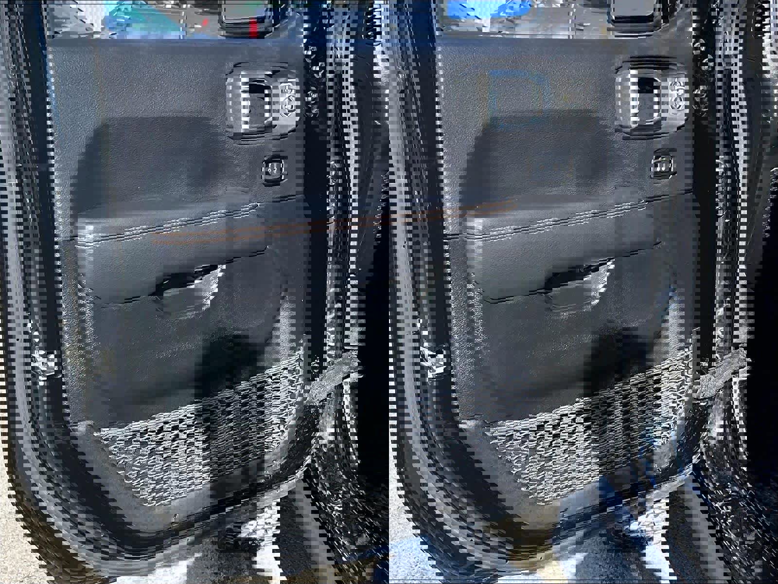 Used 2022 Jeep Gladiator Mojave w/ Cold Weather Group image 9