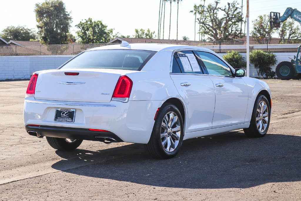 Used 2018 Chrysler 300 Limited AWD/4WD image 6