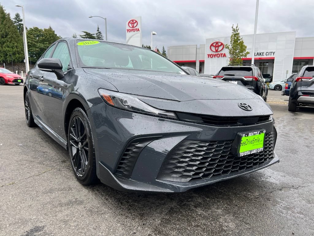 Used 2025 Toyota Camry SE w/ Multimedia Upgrade Package