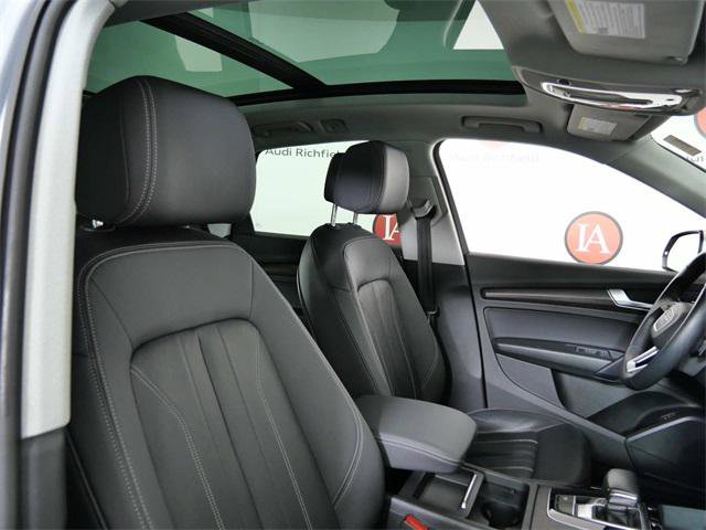 Used 2022 Audi Q5 2.0T Premium w/ Convenience Package image 12