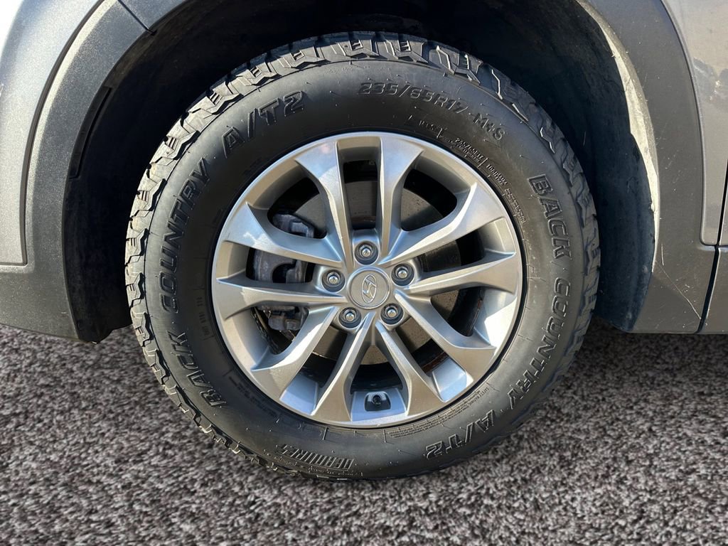 Used 2019 Hyundai Santa Fe SEL image 10