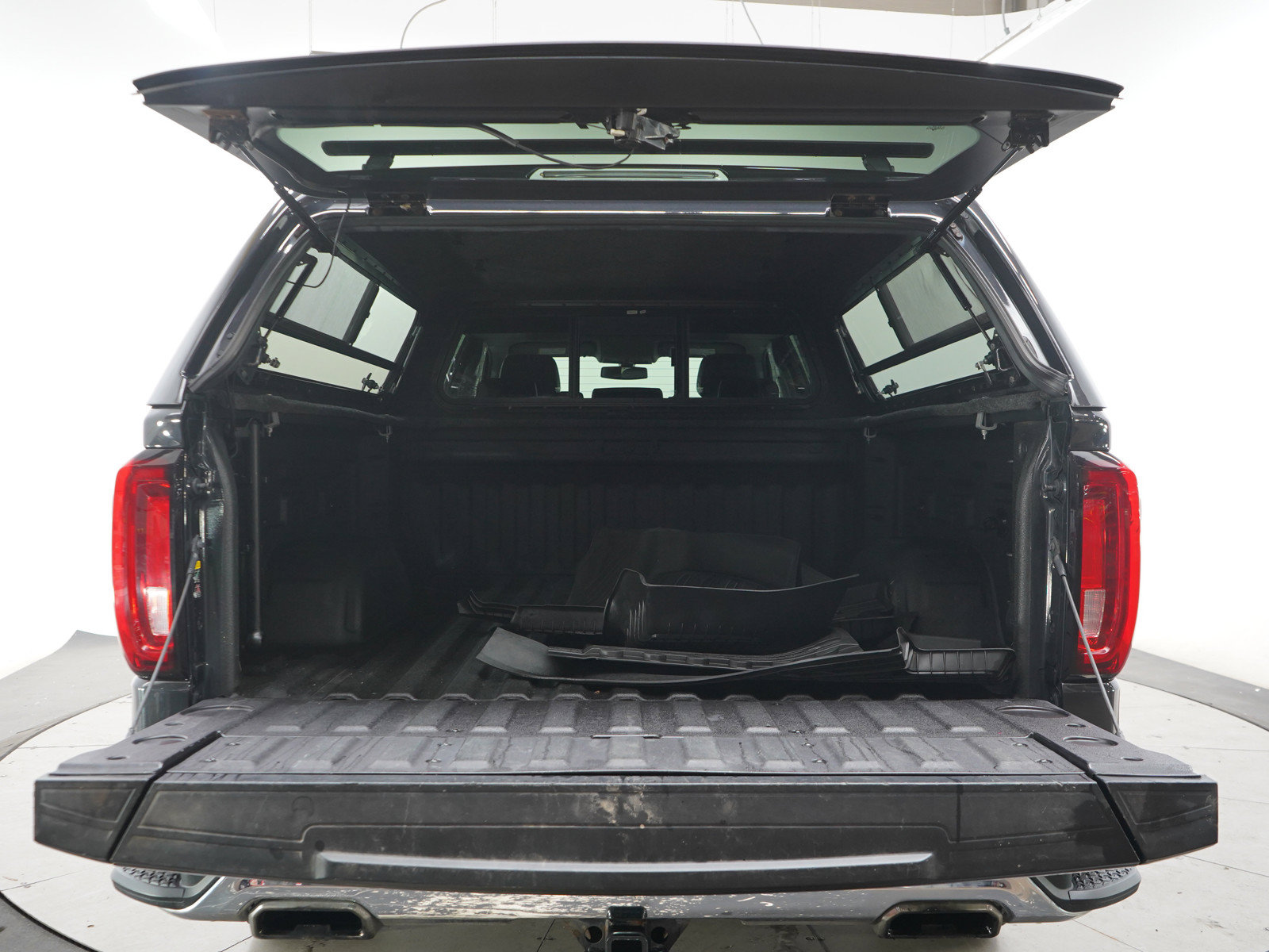 Used 2020 GMC Sierra 1500 SLT w/ SLT Premium Package AWD/4WD image 17