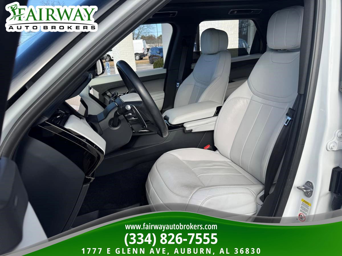 Used 2023 Land Rover Range Rover Sport SE image 10