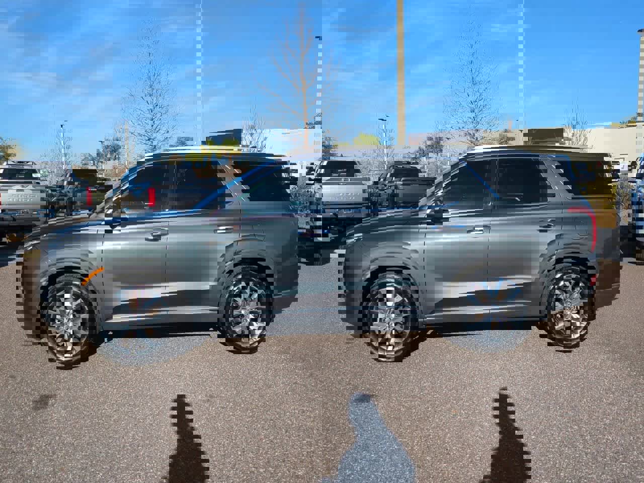 Used 2021 Hyundai Palisade SEL w/ Premium Package FWD image 3