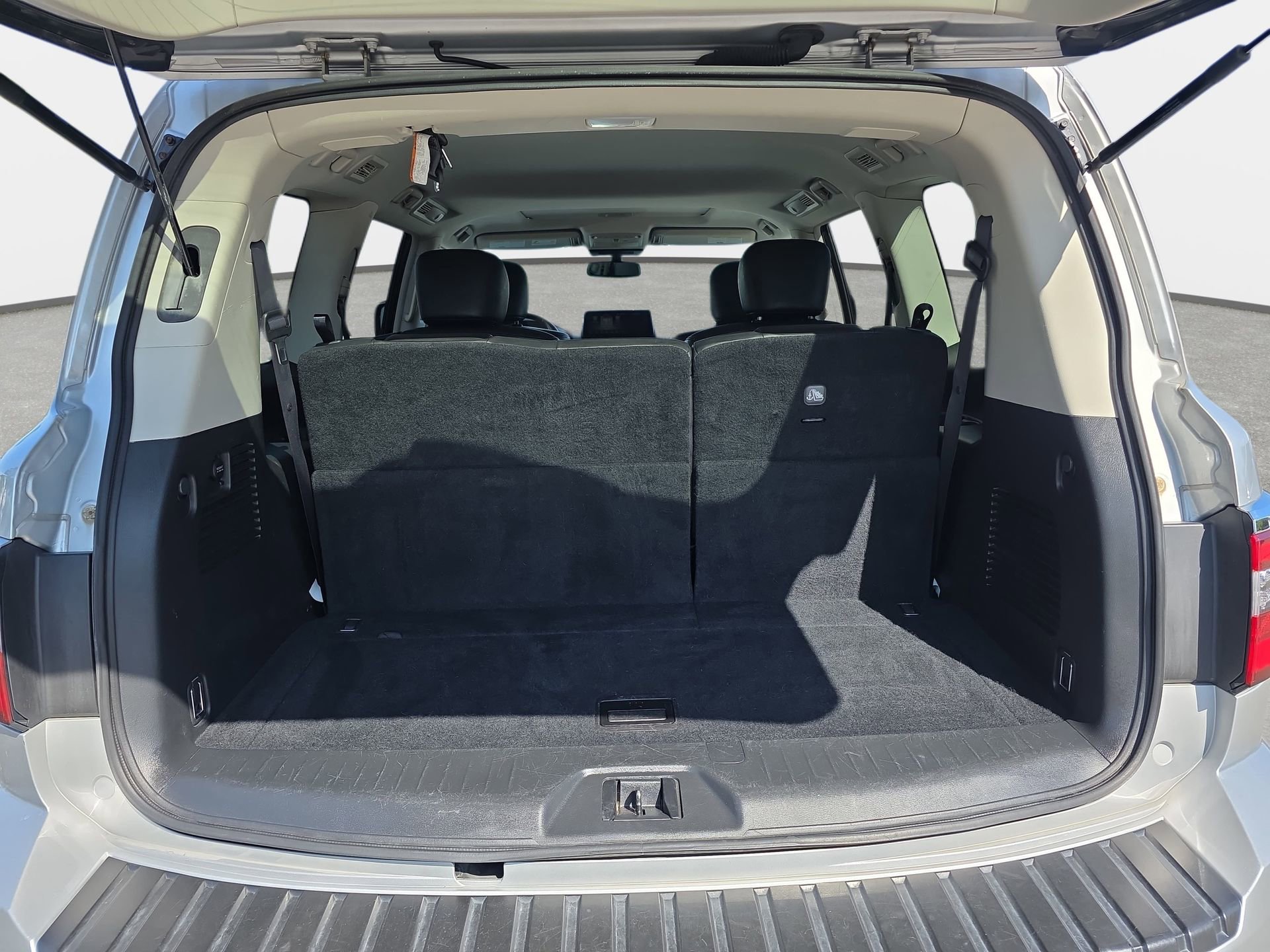 Used 2021 Nissan Armada SL w/ Captain's Chairs Package AWD/4WD image 12