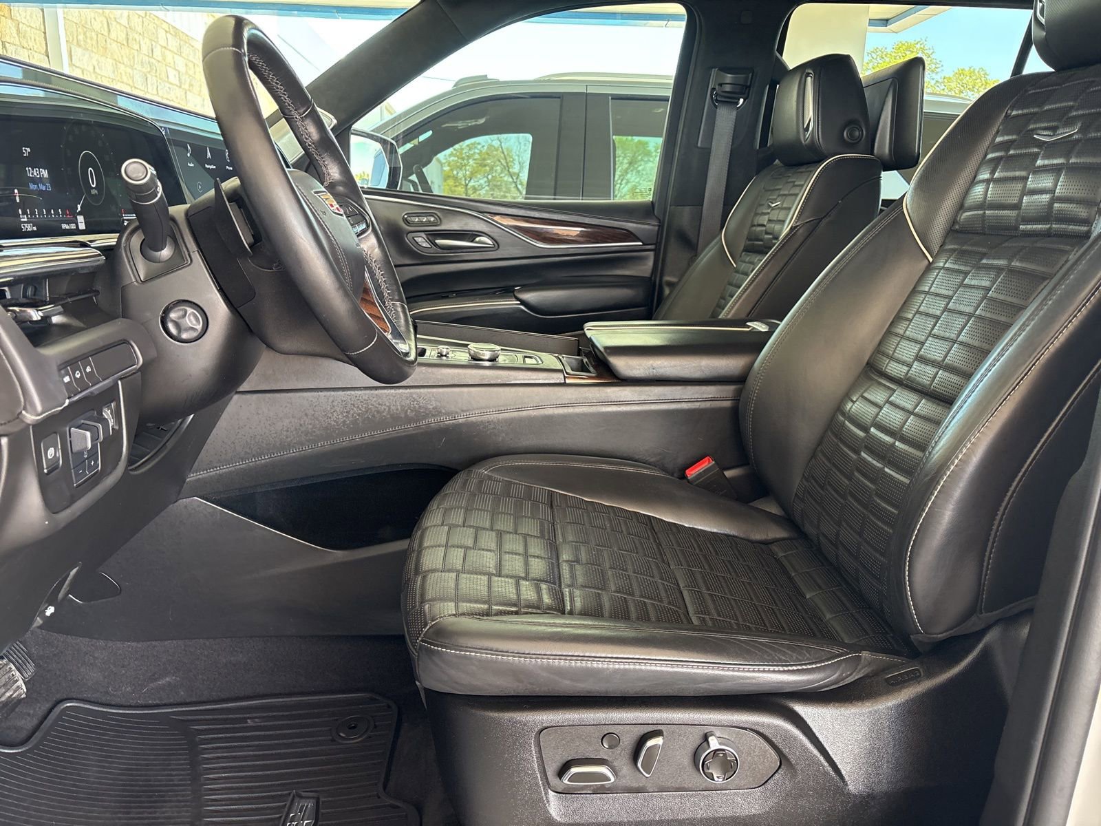 Used 2022 Cadillac Escalade Sport Platinum image 15