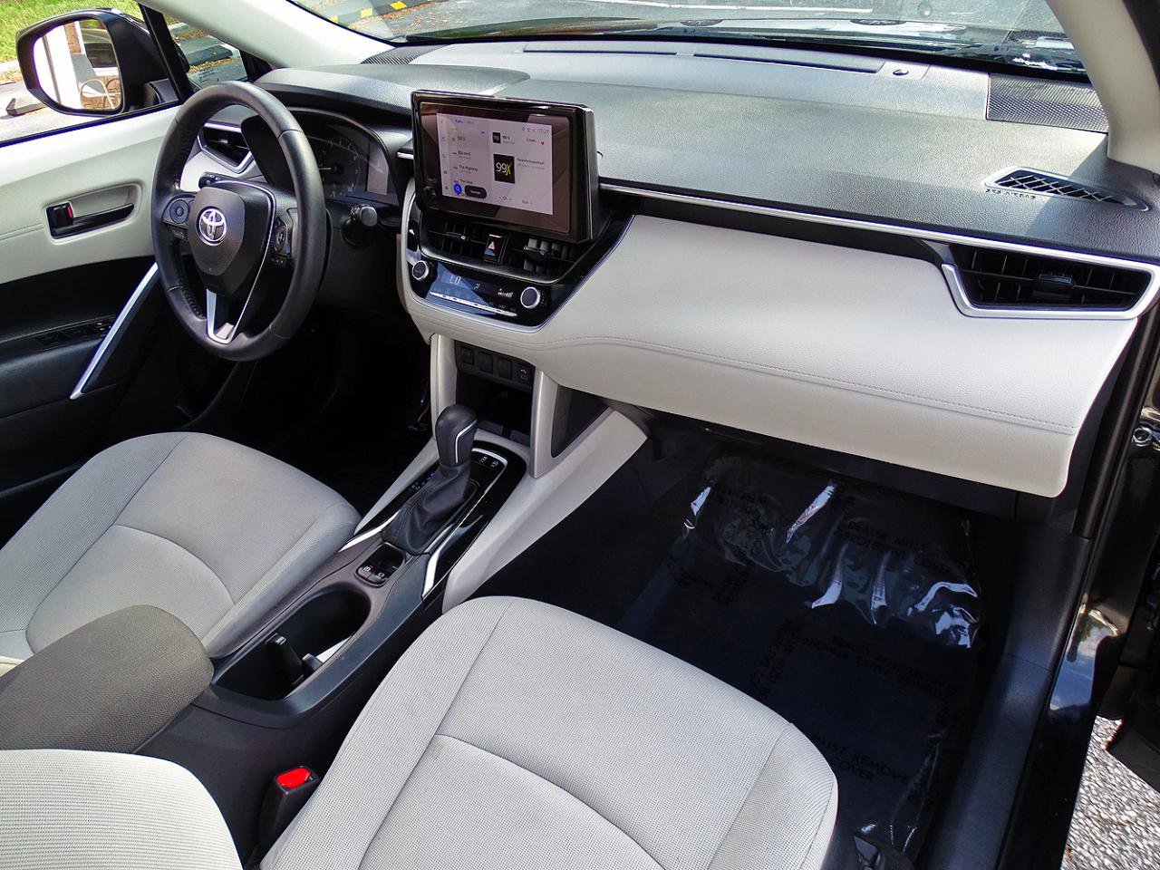 Used 2024 Toyota Corolla Cross LE w/ Moonroof Package FWD image 36