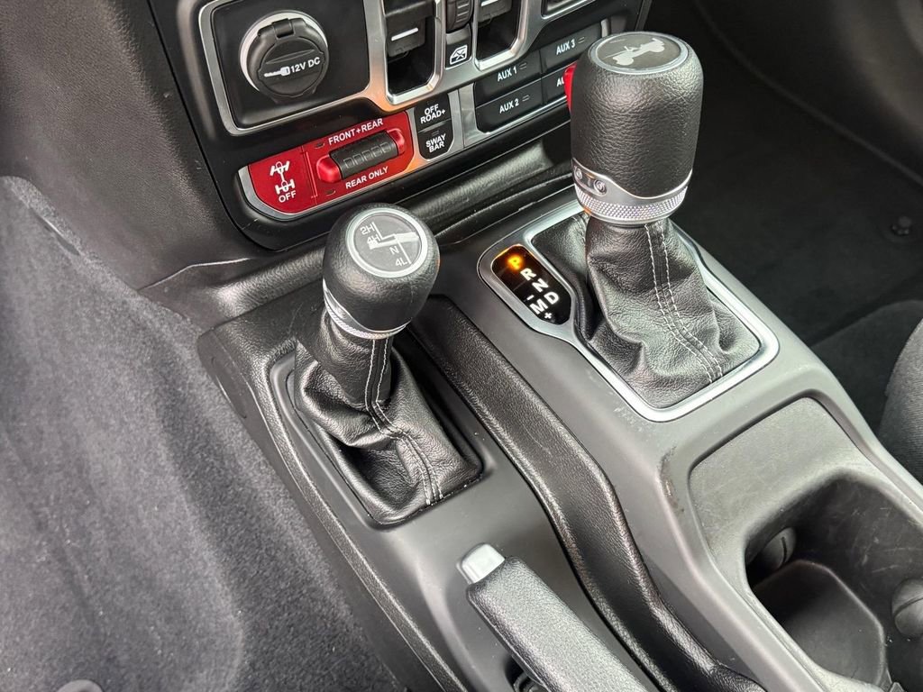 Used 2025 Jeep Wrangler Unlimited Rubicon AWD/4WD image 21