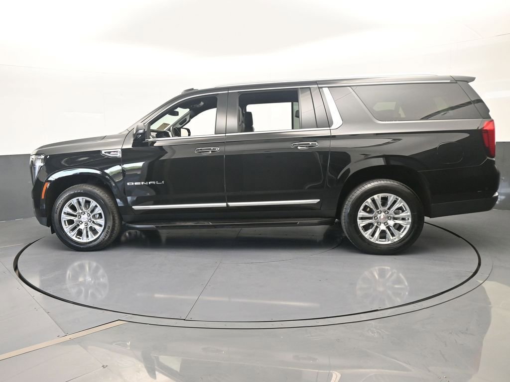 Used 2025 GMC Yukon XL Denali AWD/4WD image 3