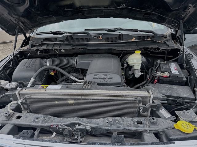 Used 2016 RAM 1500 Classic SLT AWD/4WD image 25