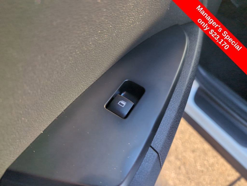 Used 2023 Kia Sportage LX image 11