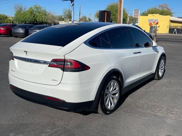 Used 2016 Tesla Model X 90D image 3