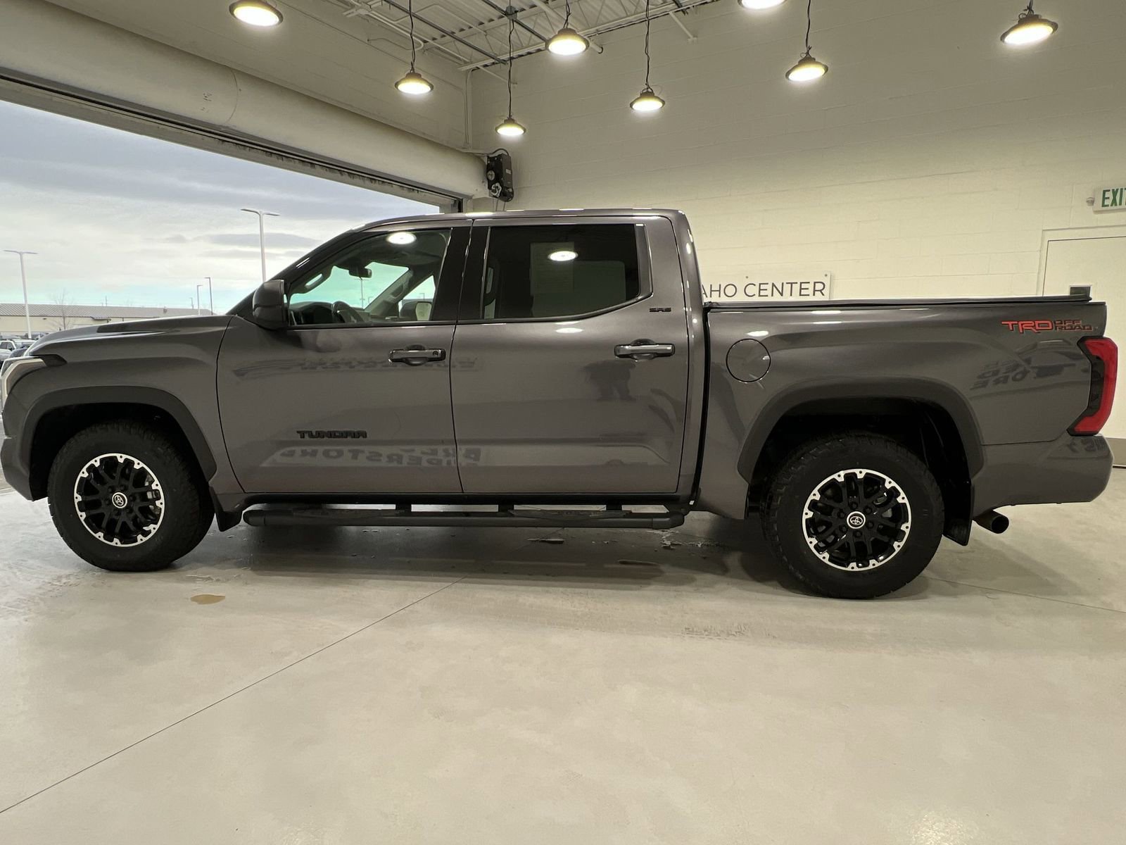 Used 2022 Toyota Tundra SR5 w/ TRD Off-Road Package image 5