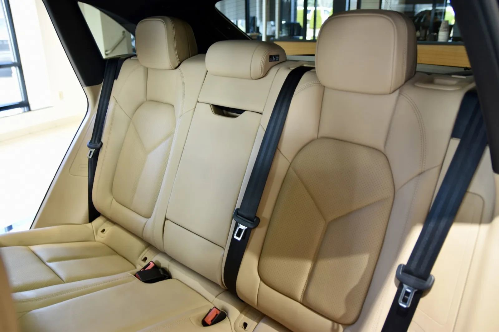 Used 2023 Porsche Macan image 21