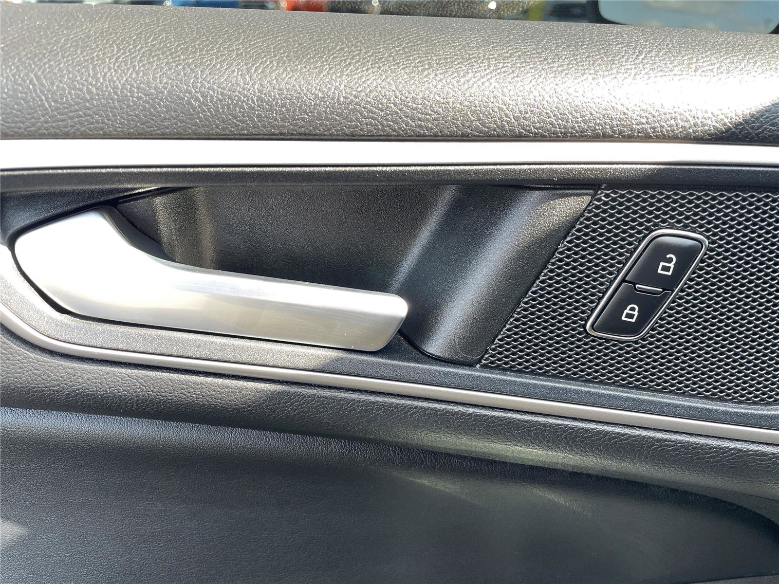 Used 2023 Ford Edge ST-Line image 11