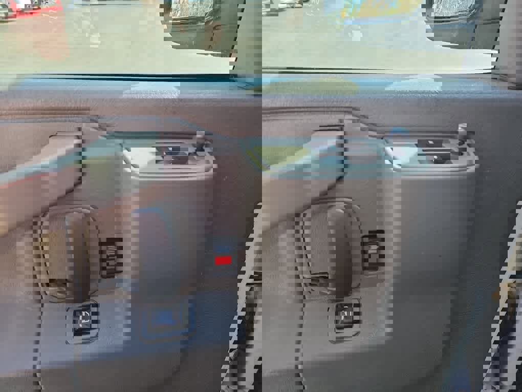 Used 2017 Chevrolet Express 2500 image 16