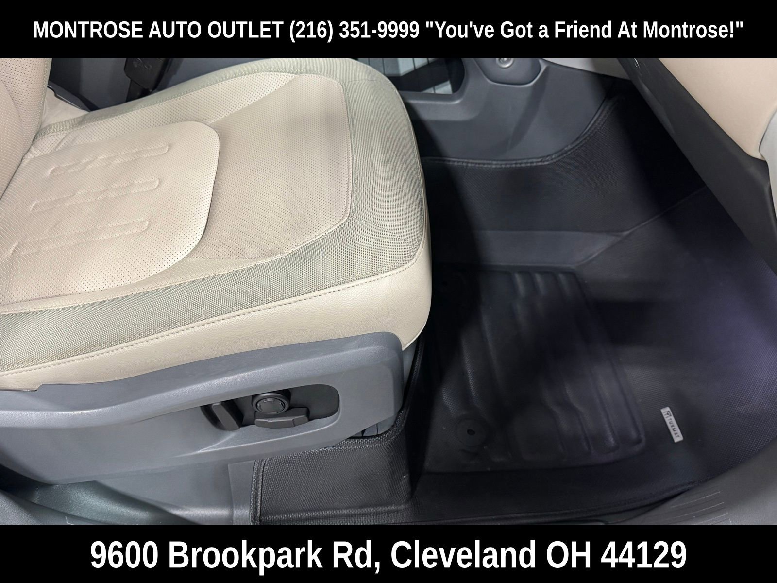 Used 2020 Land Rover Defender 110 First Edition image 50