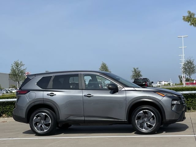 Used 2025 Nissan Rogue SV FWD image 3