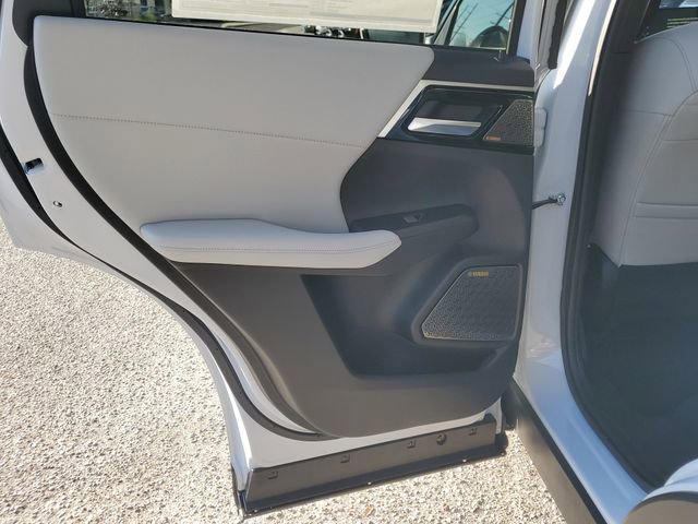 New 2026 Mitsubishi Outlander SE FWD image 11