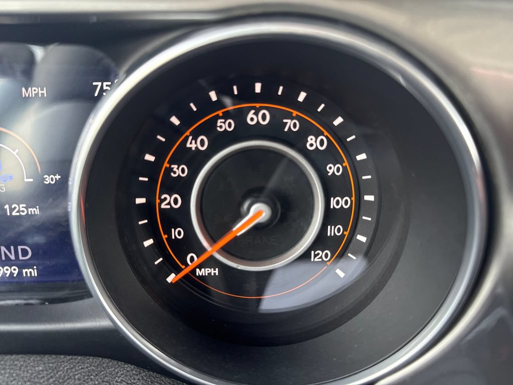 Used 2018 Jeep Wrangler Unlimited Sahara AWD/4WD image 15