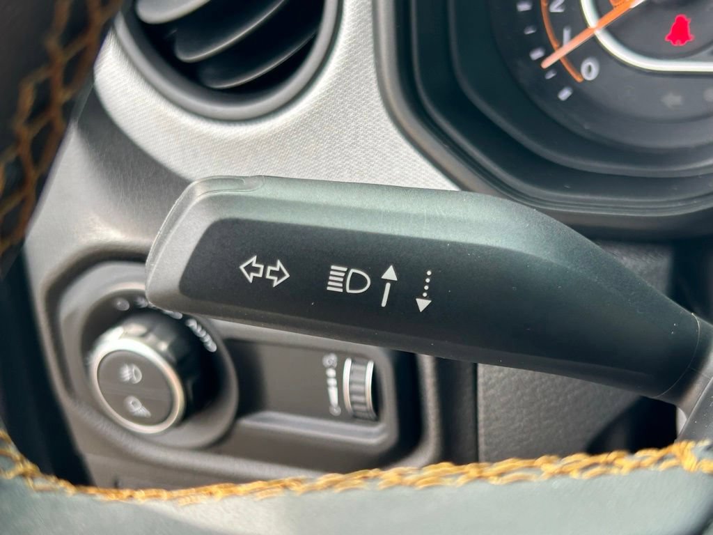 Used 2024 Jeep Gladiator Sport AWD/4WD image 25