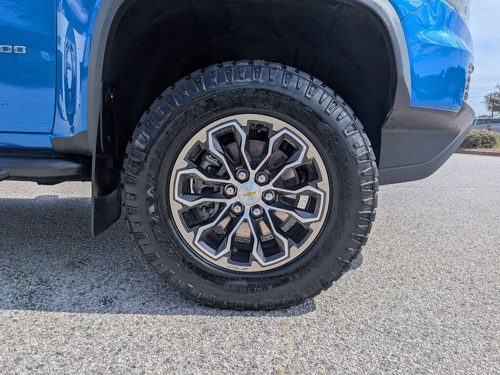 Used 2022 Chevrolet Colorado ZR2 AWD/4WD image 11