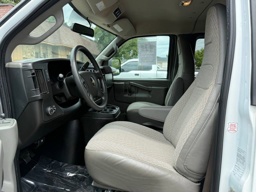 Used 2022 Chevrolet Express 3500 LS RWD image 11