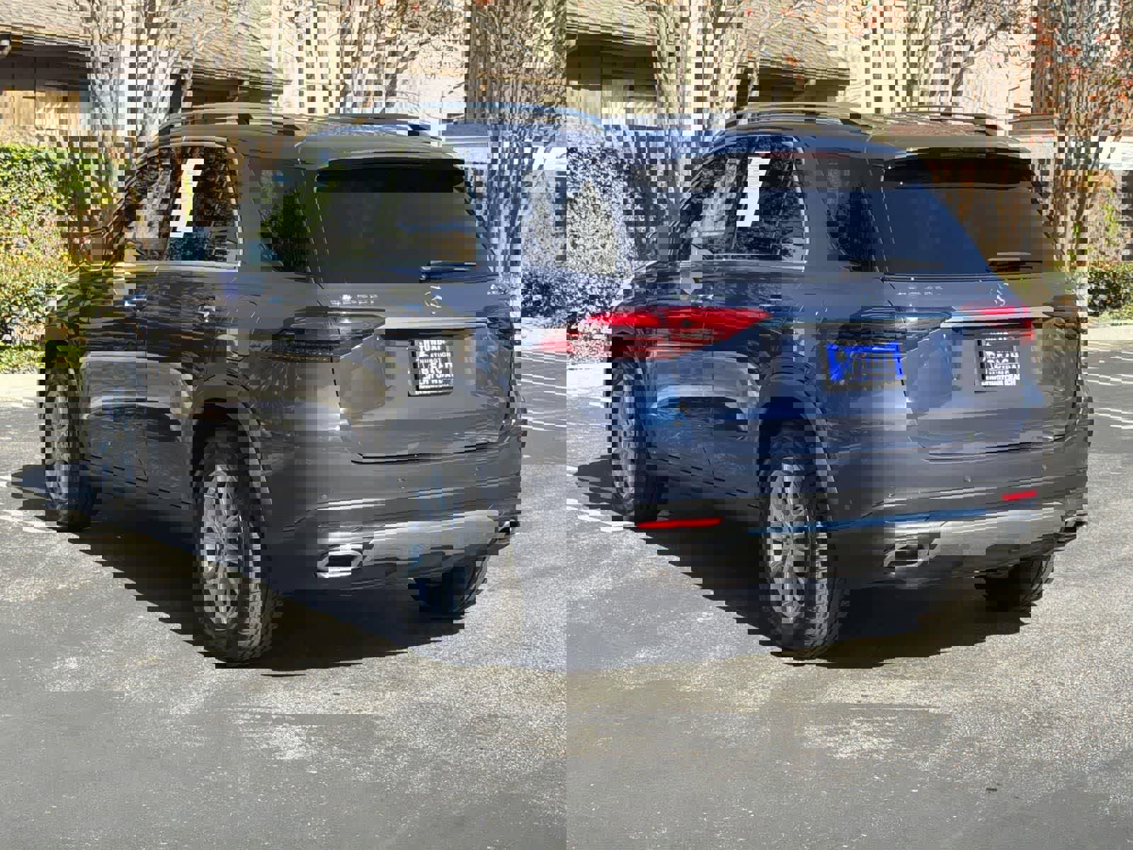 Used 2024 Mercedes-Benz GLE 450e 4MATIC image 4