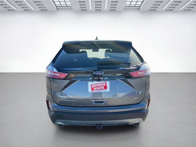 Used 2023 Ford Edge Titanium w/ Class II Trailer Tow Package AWD/4WD image 5