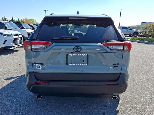 Certified 2020 Toyota RAV4 XLE w/ Convenience Package AWD/4WD image 5