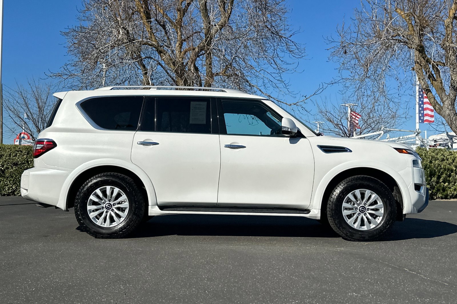 Used 2024 Nissan Armada SV RWD image 3