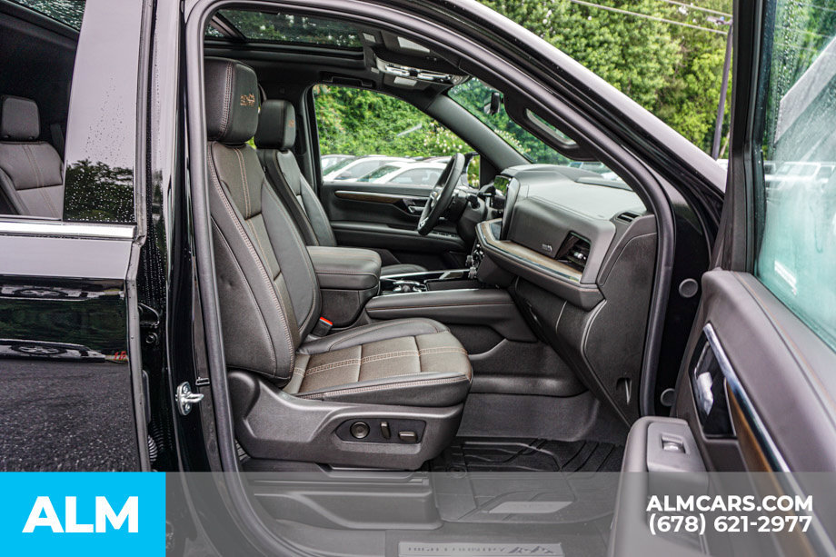 Used 2026 Chevrolet Suburban High Country w/ Sun And Tow Package AWD/4WD image 24
