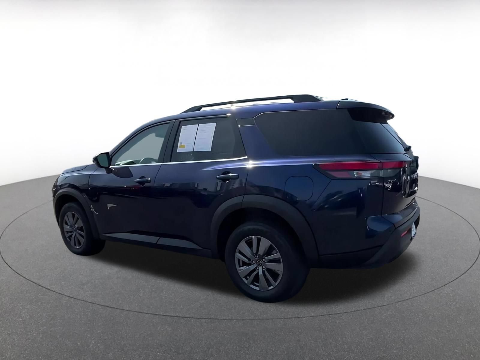Used 2025 Nissan Pathfinder SV AWD/4WD image 8