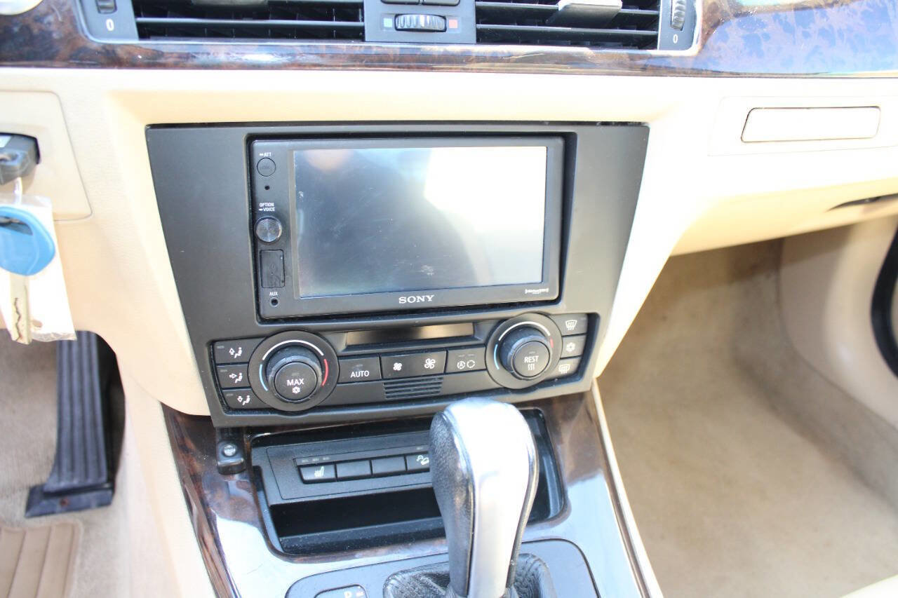 Used 2006 BMW 325xi Sedan image 16