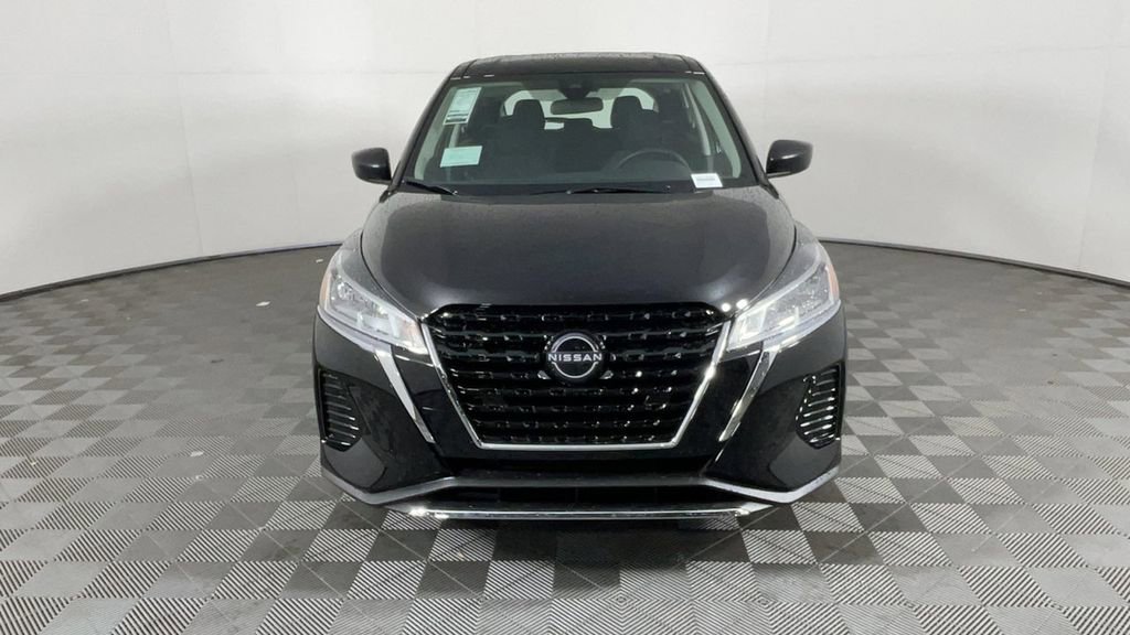 New 2025 Nissan Kicks Play S FWD image 9