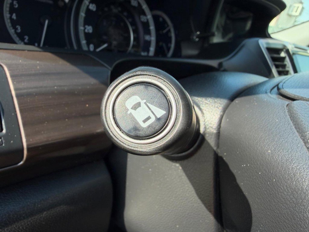 Used 2017 Honda Accord EX image 42