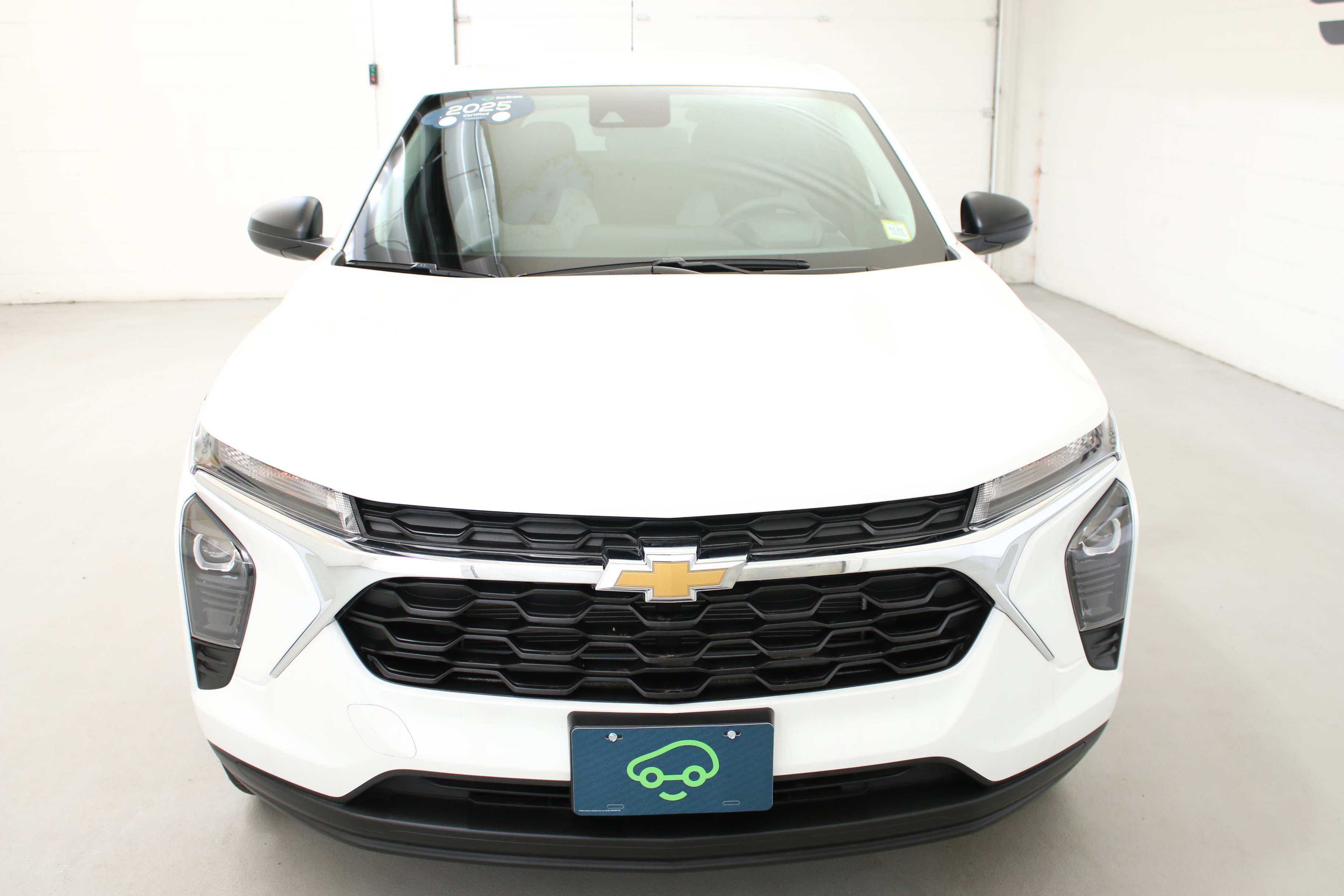 Certified 2025 Chevrolet Trax LS FWD image 3