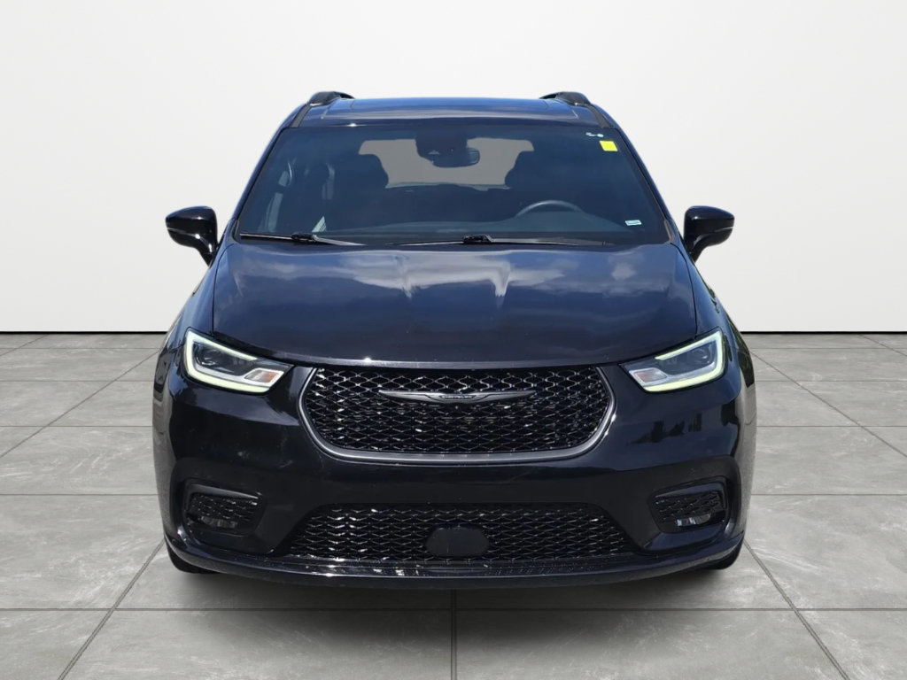 Used 2025 Chrysler Pacifica Limited FWD image 9