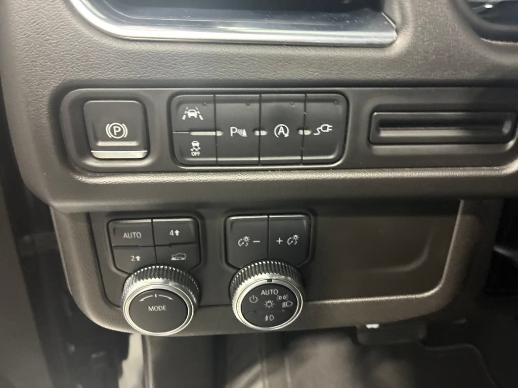 Used 2021 GMC Yukon SLT w/ SLT Premium Package AWD/4WD image 19