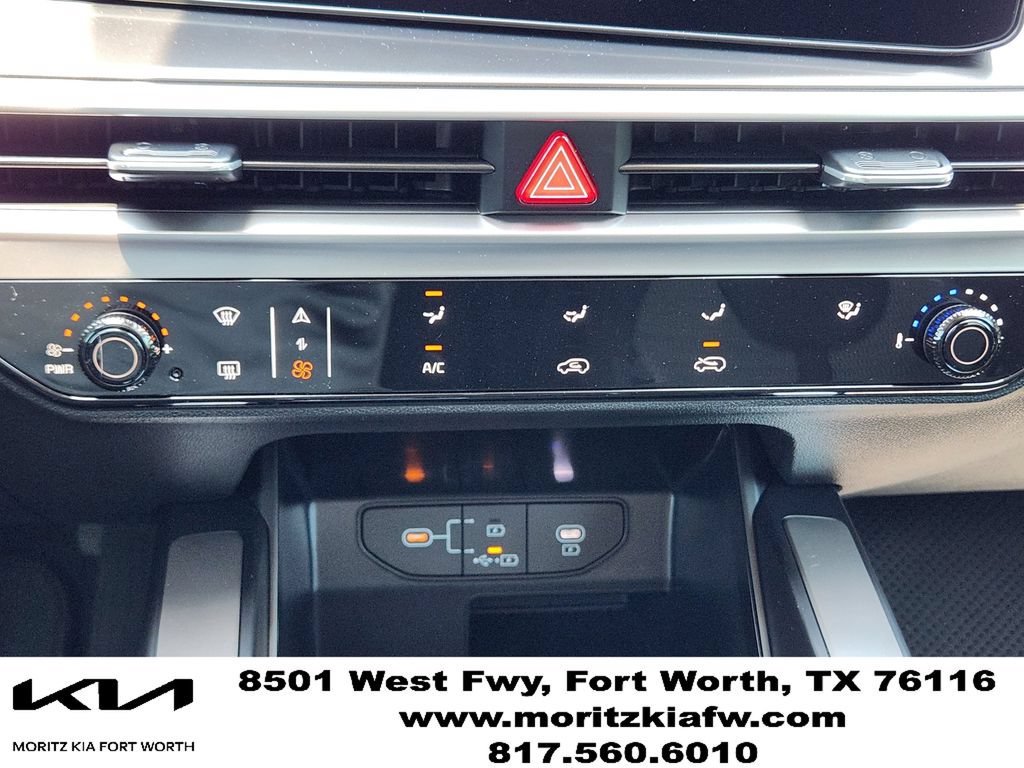 New 2026 Kia Sorento LX FWD image 14