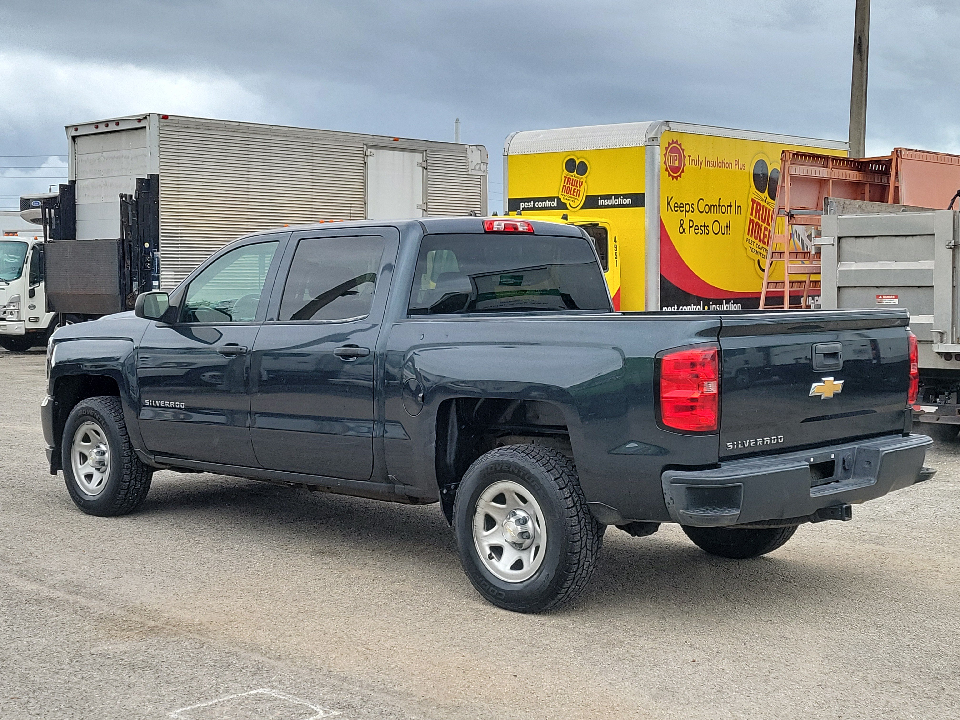 Used 2018 Chevrolet Silverado 1500 W/T w/ Trailering Package RWD image 3