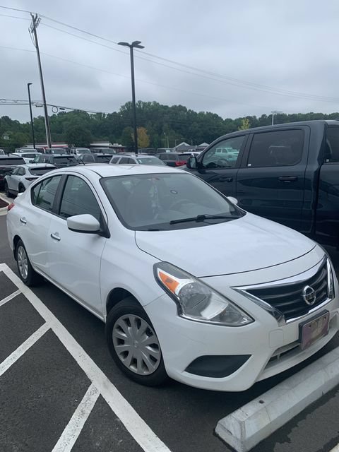 Used 2015 Nissan Versa SV FWD image 10