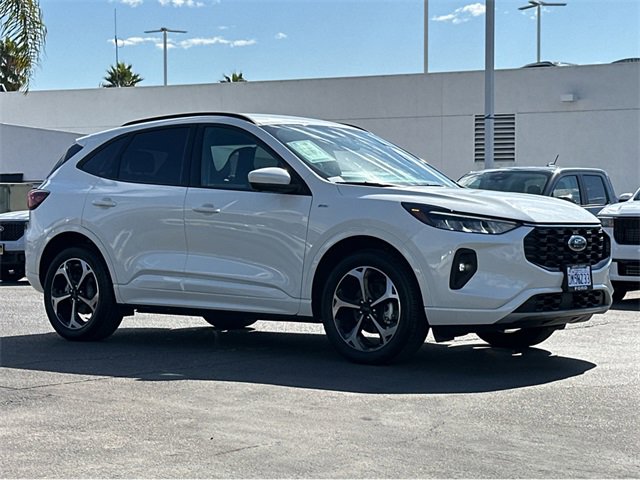 Used 2024 Ford Escape ST-Line Select w/ Tech Pack #2 image 3