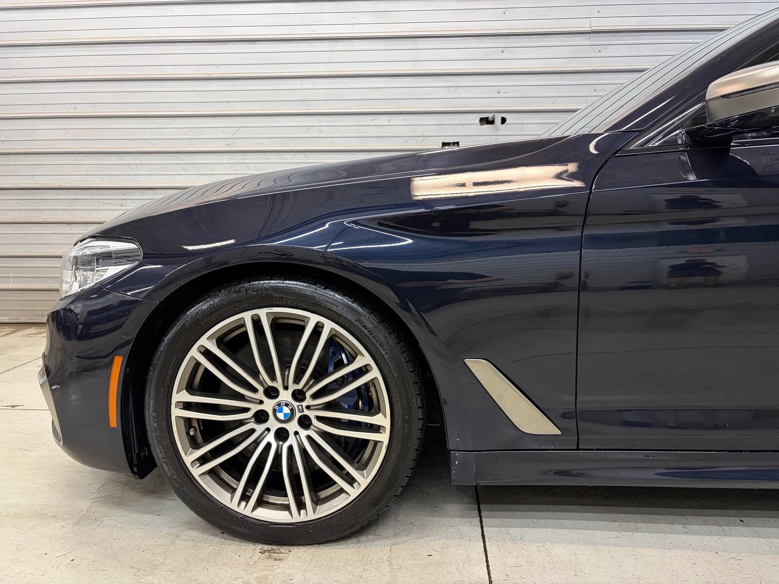 Used 2020 BMW M550i xDrive w/ Premium Package AWD/4WD image 4