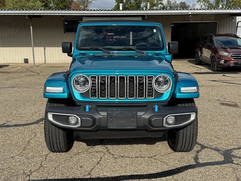 Used 2024 Jeep Wrangler Sahara image 2