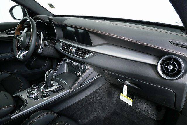 New 2025 Alfa Romeo Stelvio Sprint AWD/4WD image 24