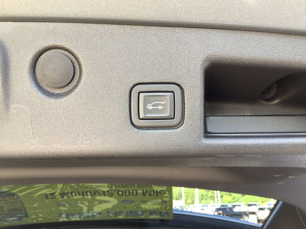 Used 2023 Chevrolet Equinox Premier w/ Redline Edition FWD image 43